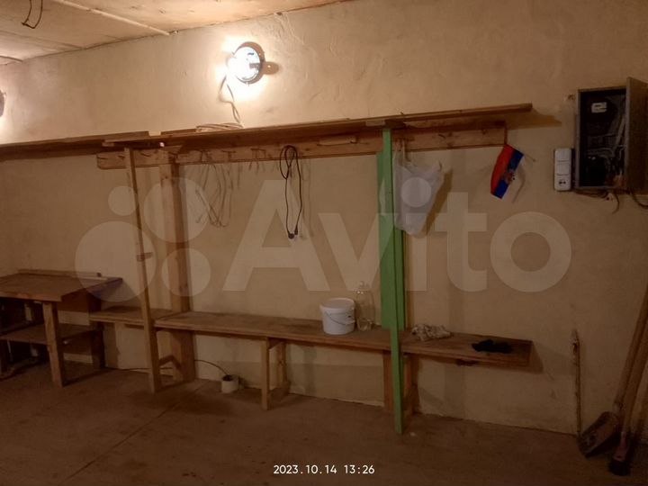 Гараж, > 30 м²