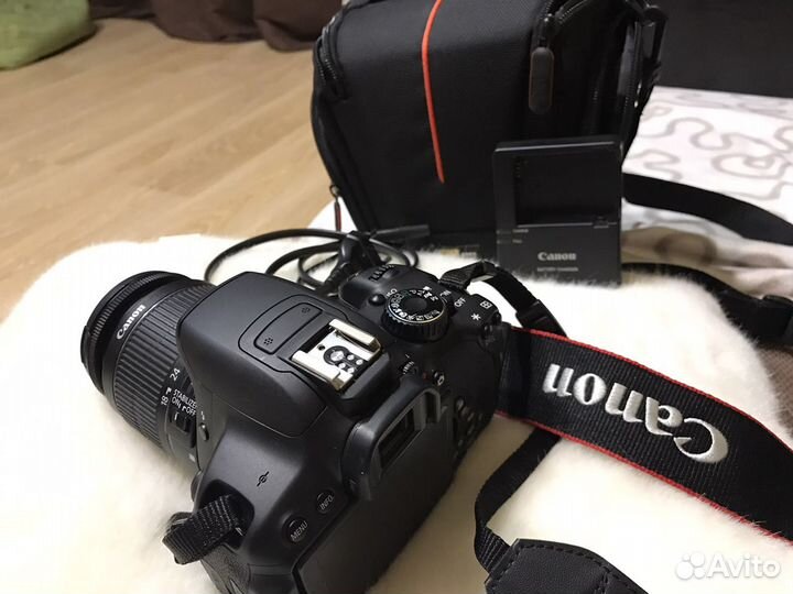 Зеркальный фотоаппарат Canon 650D )