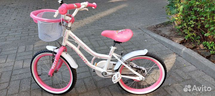 Велосипед для девочки б.у. 4-х колёсный