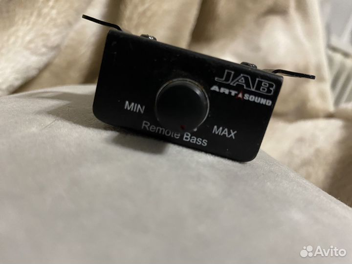 Remote Bass (регулятор баса)