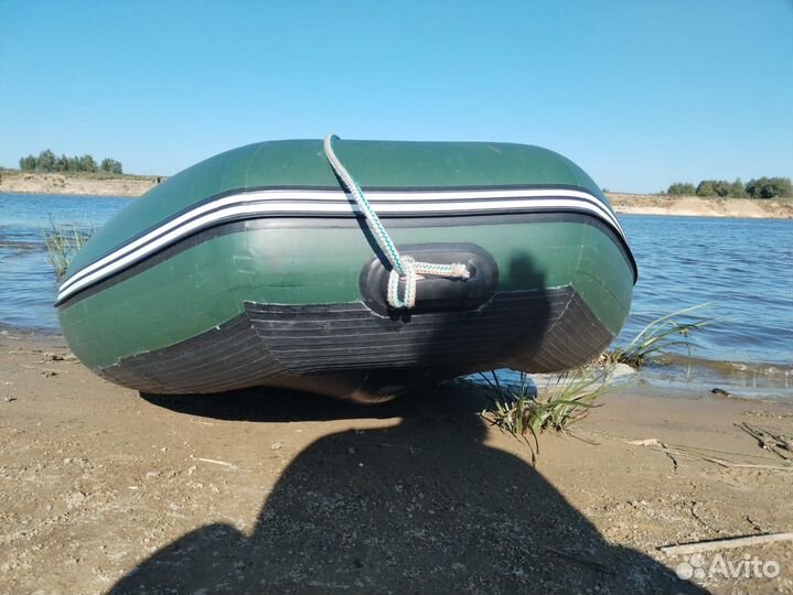 Надувная лодка с мотором