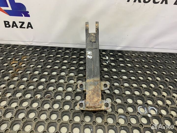 Кронштейн усилителя переднего бампера