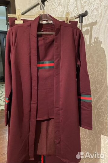 Костюм женский