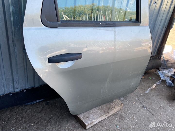 Renault Duster задняя правая дверь