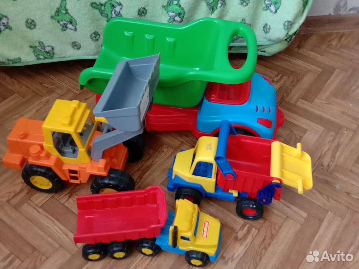 Трактор машины игрушки