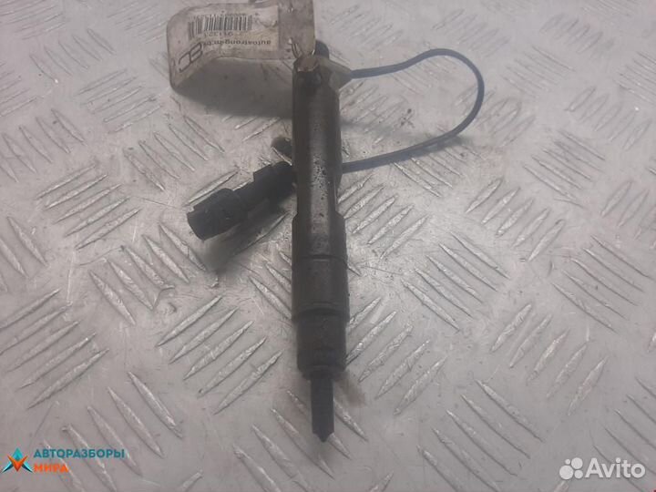 Форсунка Volkswagen Passat B3 1996 028130201S