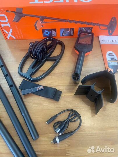 Металлоискатель Quest X10 Pro, лопата