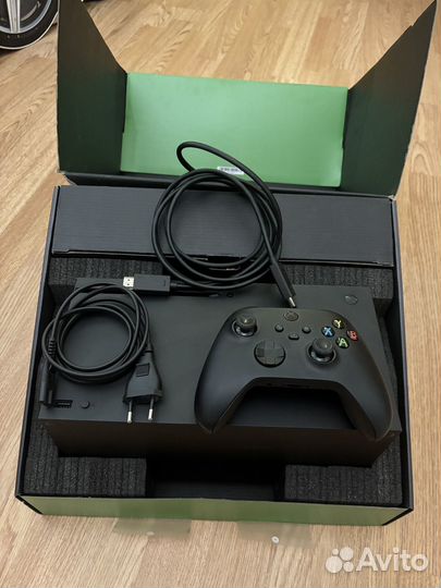 Xbox series x + геймпад (не включается )