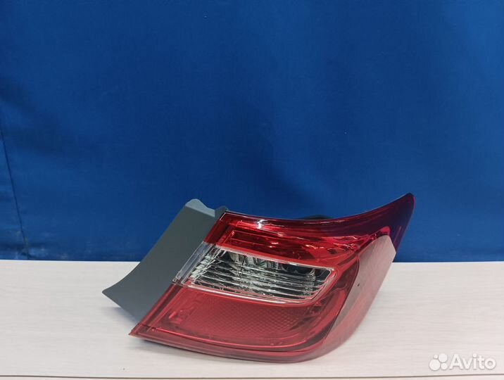 Фонарь правый внешний Toyota Camry 7 хв50 11-17
