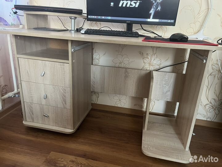 Стол компьютерный