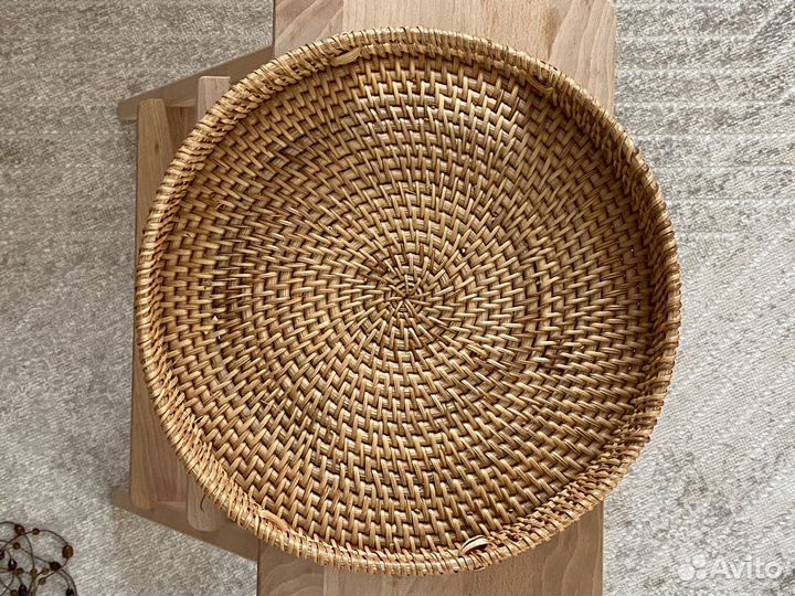Плетеный поднос из ротанга 30х5 см