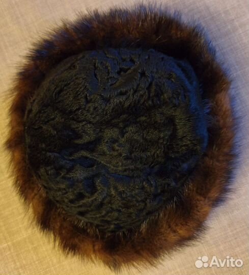 Меховая женская шапочка каракуль норка
