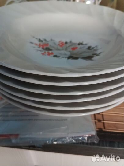 Блюда сервировочные, салатники, тарелки столовые