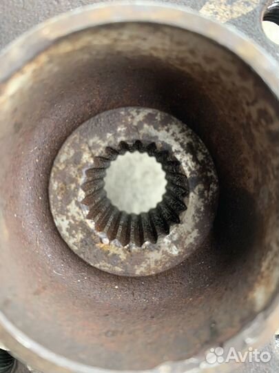 Поворотный кулак левый Renault Scenic 1