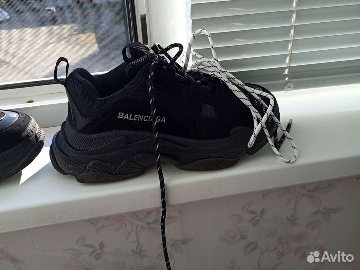 Balenciaga triple s размер 42