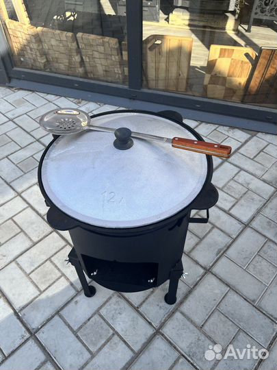 Казан чугунный с печкой