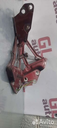 Петля капота VW Touareg