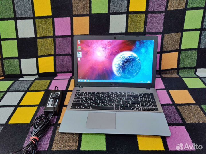 Ноутбук asus X550CC