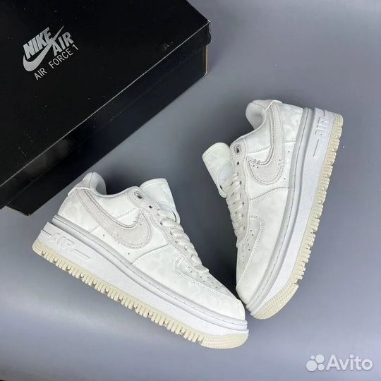 Nike Air Force 1 Luxe Summit White