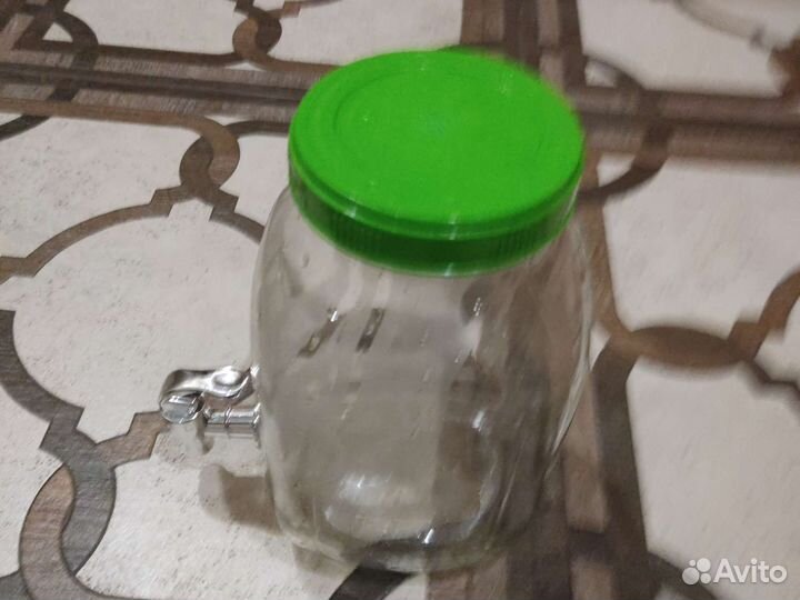 Банка с краном