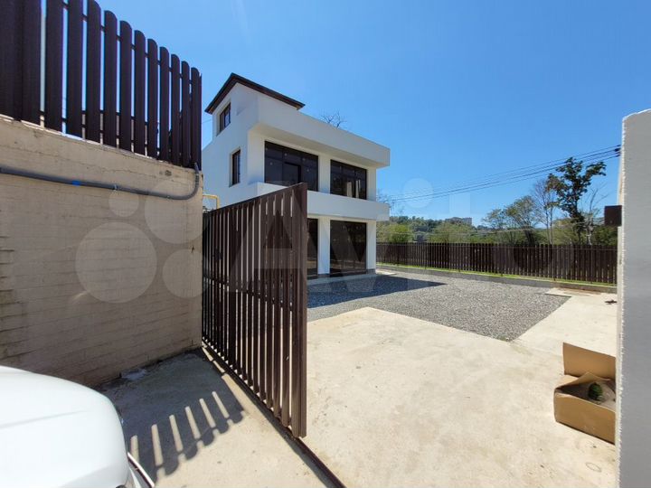 Коттедж 210 м² на участке 4 сот.