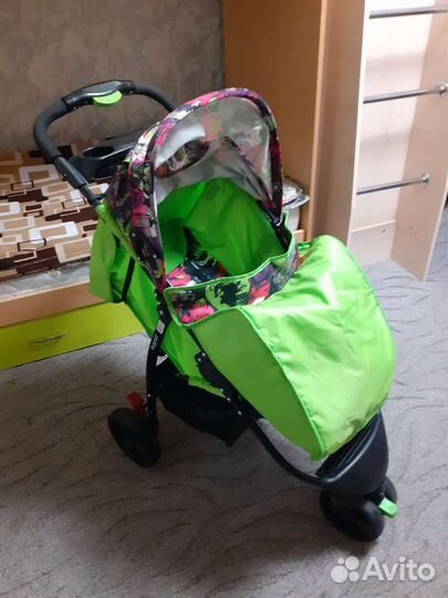 Прогулочная коляска