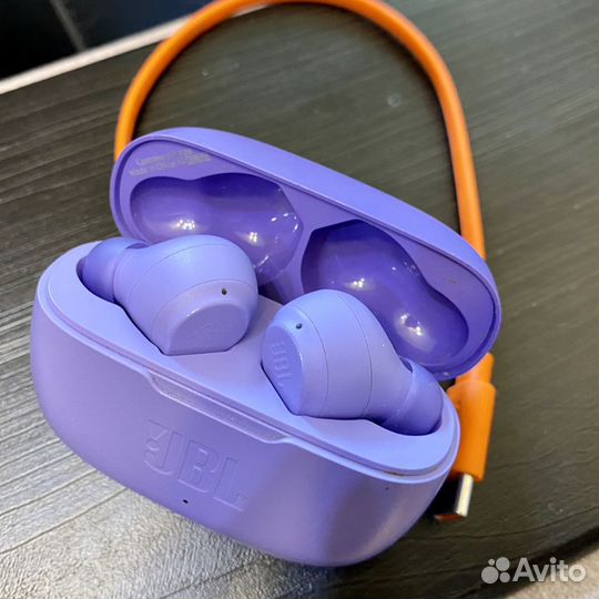 Беспроводные наушники JBL wave200TWS