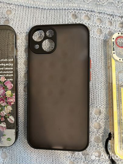 Чехлы на телефон iPhone 13