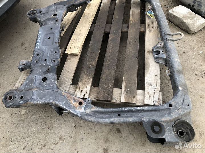 Подрамник двигателя KIA Ceed 2007-2012