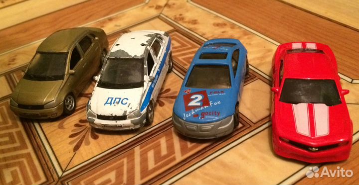 Игрушечные модели машин