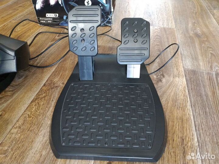 Игровой руль с педалями Thrustmaster Ferrari GT