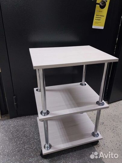 Этажерка на колесиках