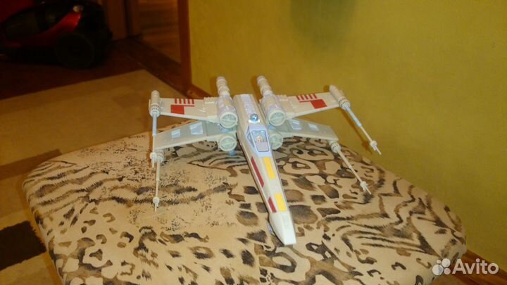 Звездный истребитель T-65 X-Wing