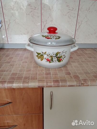Кастрюля эмалированная