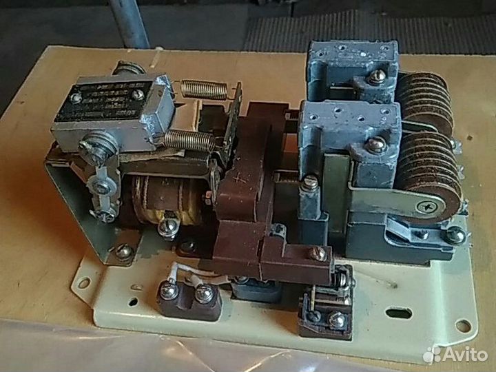 Контактор км 2-241-9-м4