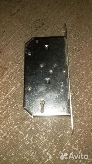 Замок врезной сувальдный