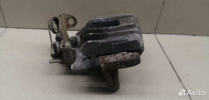 Суппорт задний правый Passat B5 2000-2005