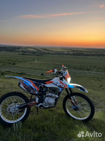 Кроссовый,эндуро