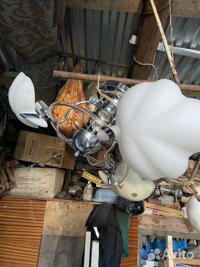 Люстры и двери