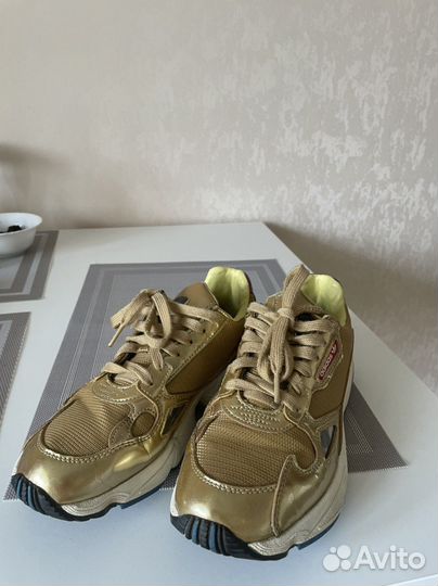 Кроссовки adidas оригинал