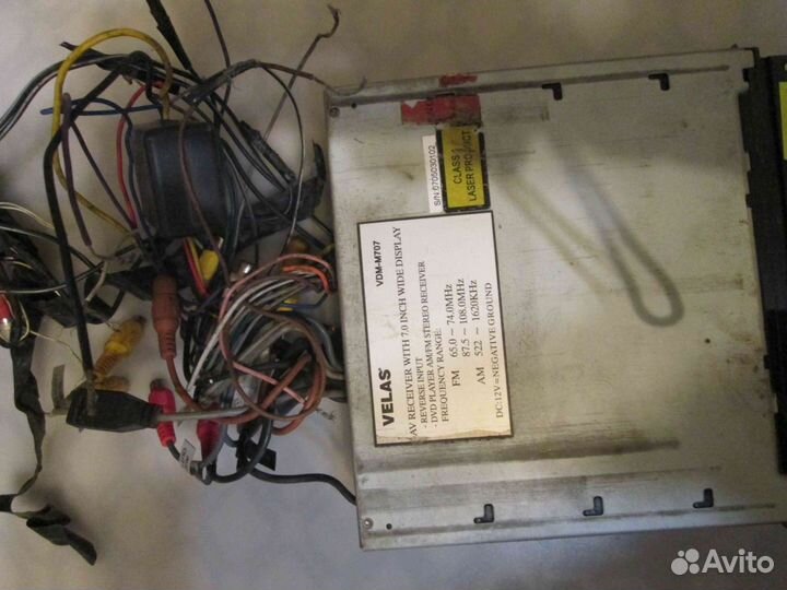 Velas VDM-M707 автомагнитола с выдвигающим монитор