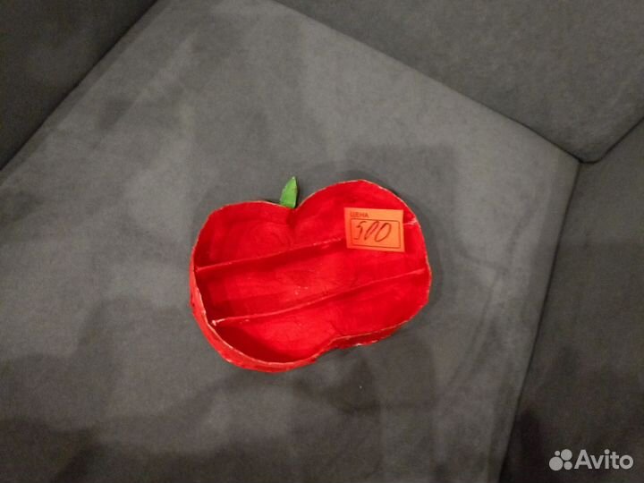 Полка в виде яблока