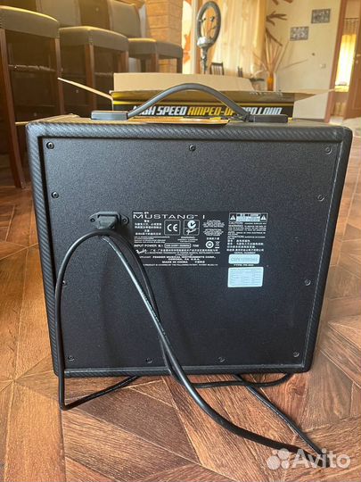 Гитарный комбоусилитель fender mustang I (V2)