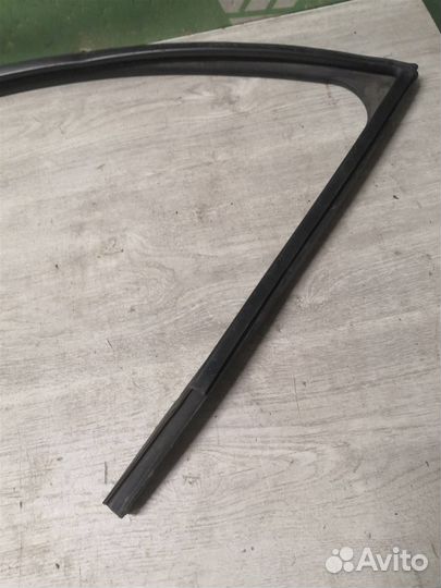 Уплотнитель стекла двери ваз веста 15-19