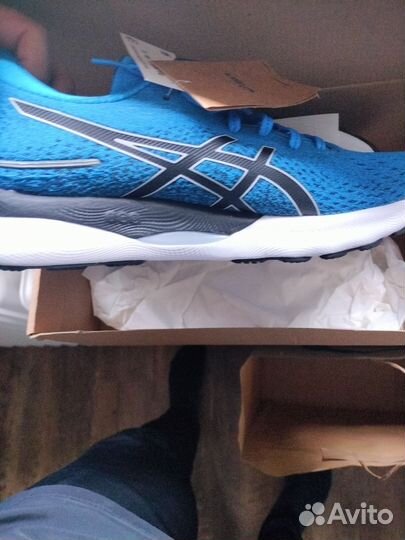 Asics gel Nimbus 24 (electric blue)