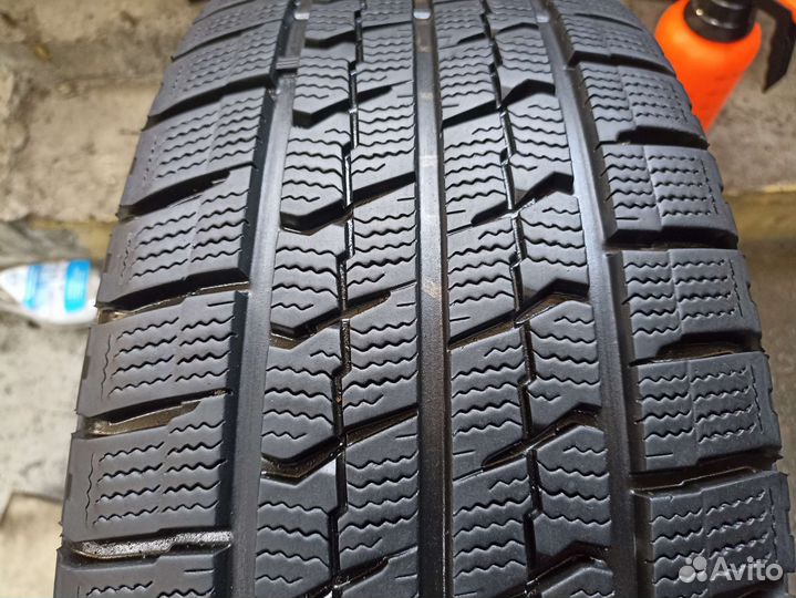 Goodyear Ice Navi Zea II 215/65 R16