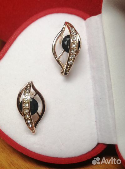 Серьги позолоченные с черным цирконием