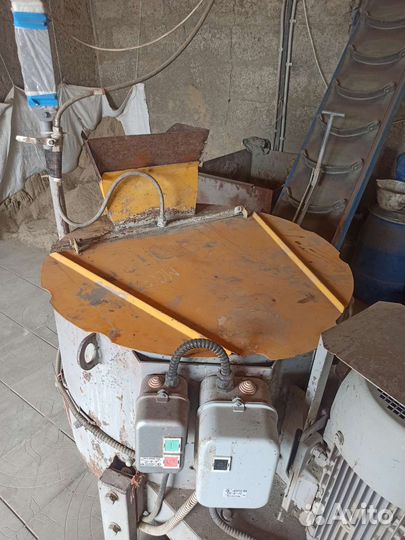 Вибропресс для производства блоков