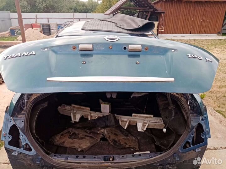 Крышка багажника Nissan Teana j31