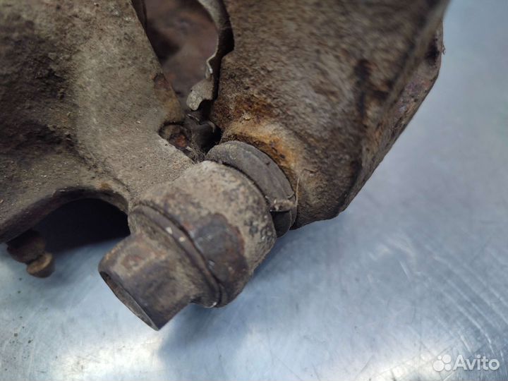 Суппорт передний левый Mitsubishi Eclipse 1G 1992